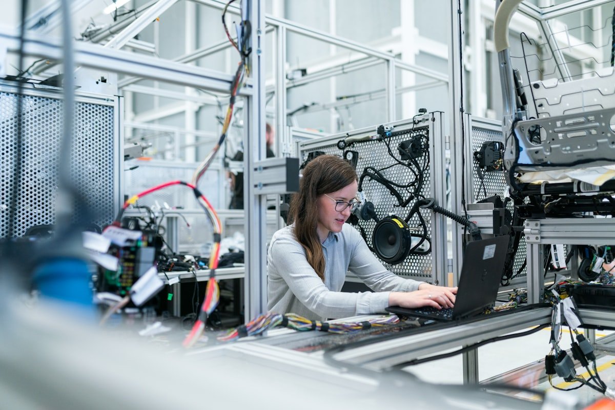 Industrial IoT and Connected Machinery